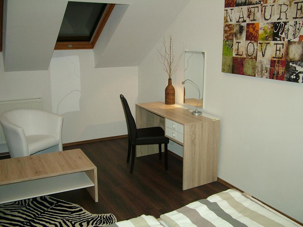 Korzo Apartman Koszeg Room photo