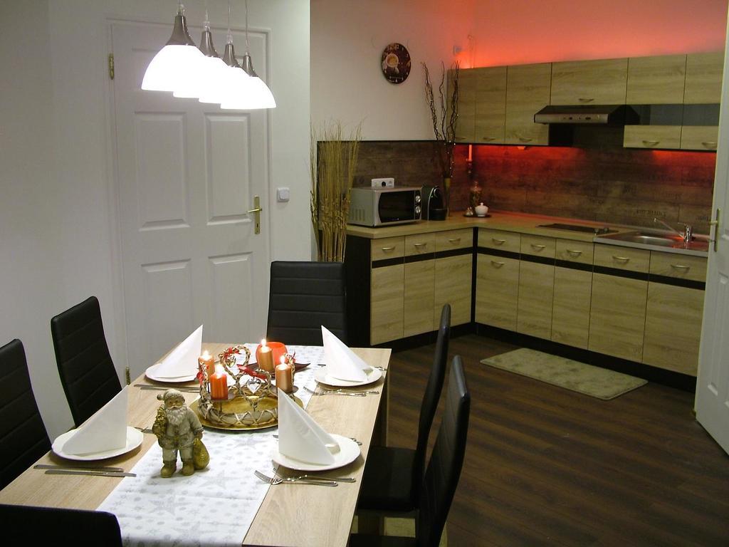 Korzo Apartman Koszeg Room photo